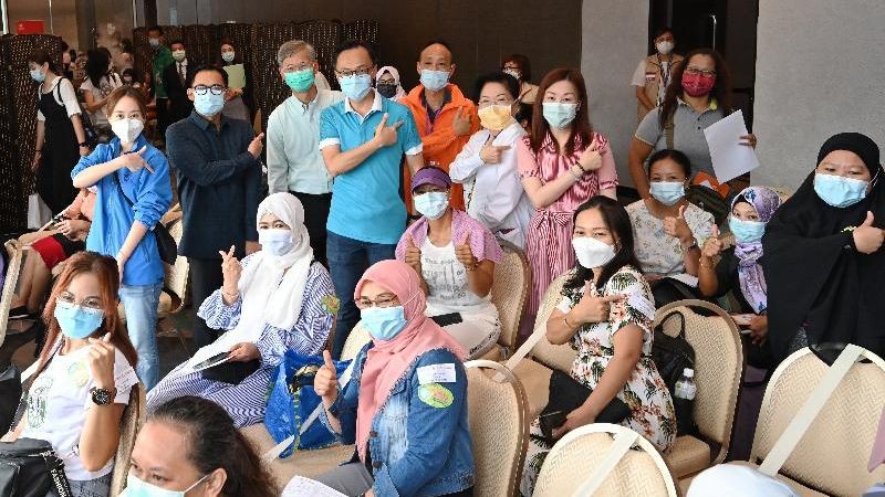 266 Warga Indonesia Di Hong Kong Divaksin Pada Tanggal 1 Agustus 2021 Melalui Program Outreach Vaccination Dari KJRI Hong Kong Bekerja Sama Dengan Pemerintah Hong Kong