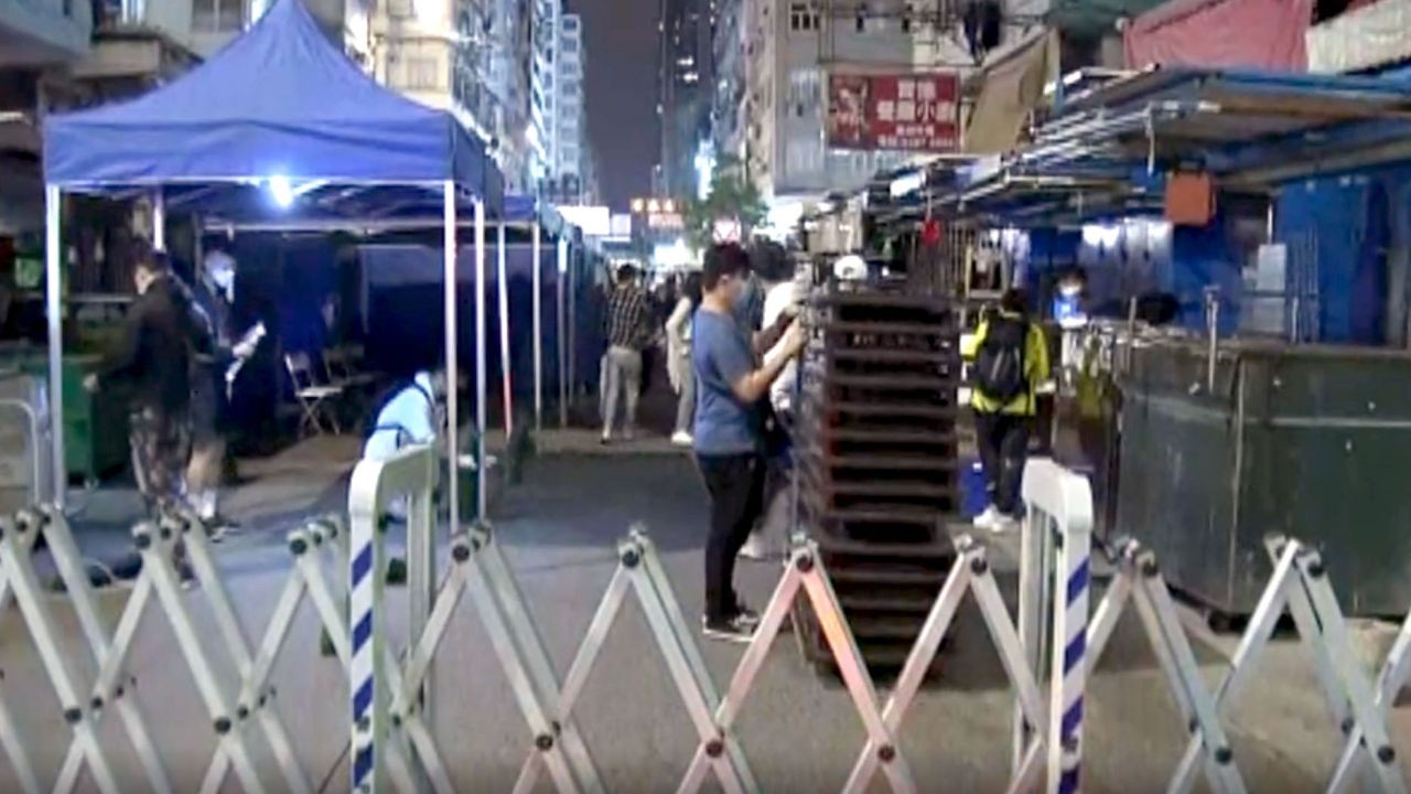 Pemerintah Hong Kong Melakukan "Lockdown" Di Daerah Sham Shui Po, Kwai Chung Dan Tai Wo Hau Mulai 24 Januari 2022 Mulai Pukul 19.00 Dan 19.30