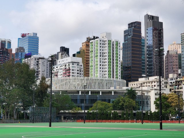 Lapangan tennis di Victoria Park.