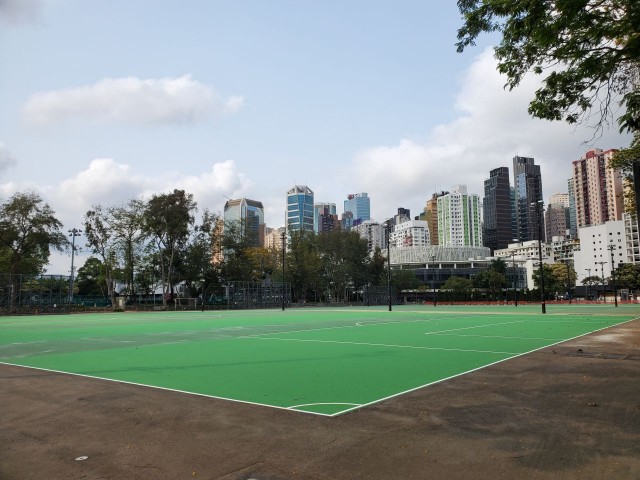Lapangan sepak bola di Victoria Park.