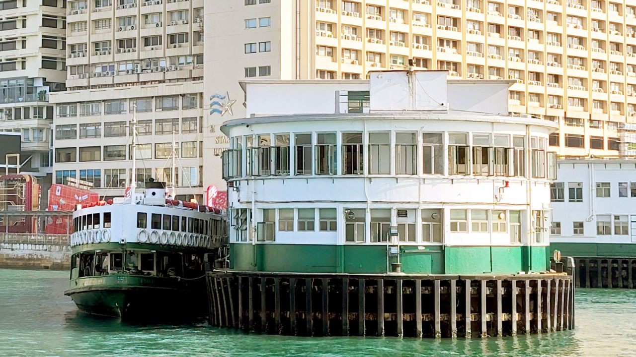 Perusahaan Star Ferry Hong Kong Mengalami Kerugian Besar Dan Sedang Memikul Hutang Yang Sangat Berat