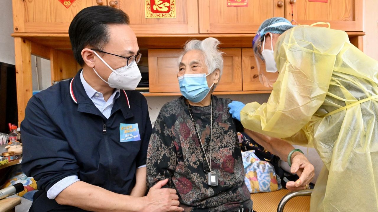 Reservasi Vaksin Covid-19 Dosis Ke 4 Di Hong Kong Telah Dibuka Untuk Penduduk Berusia 60 Tahun Ke Atas Mulai Hari Ini 8 April 2022