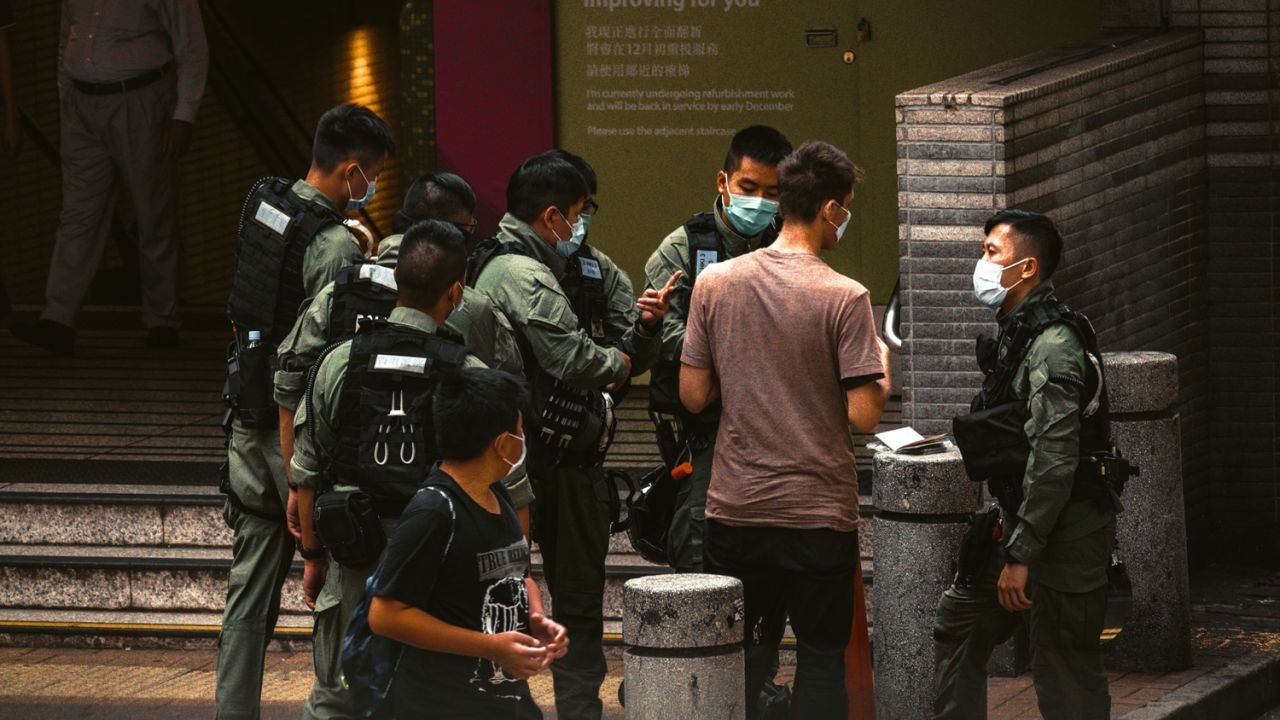 Puluhan Ribu Polisi Hong Kong Akan Bersiaga Pada Tanggal 1 Juli 2021 Untuk Menghindari Kemungkinan Terjadinya Kerumunan Dan Kerusuhan Di Berbagai Distrik Terutama Victoria Park & Wan Chai