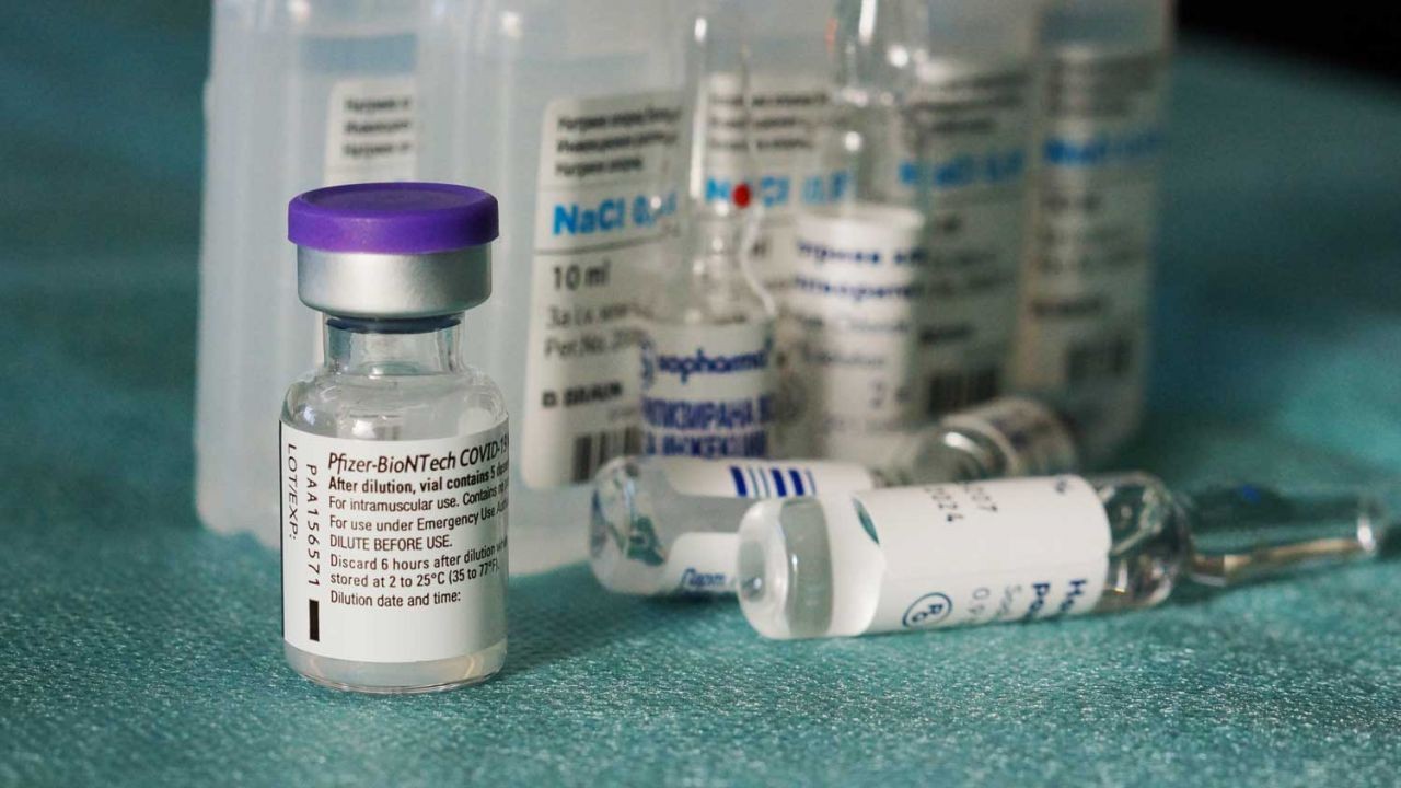 Vaksin BioNTech Di Hong Kong & Macau Sementara Dihentikan Karena Terdapat Masalah Pada Bagian Tutup Botol